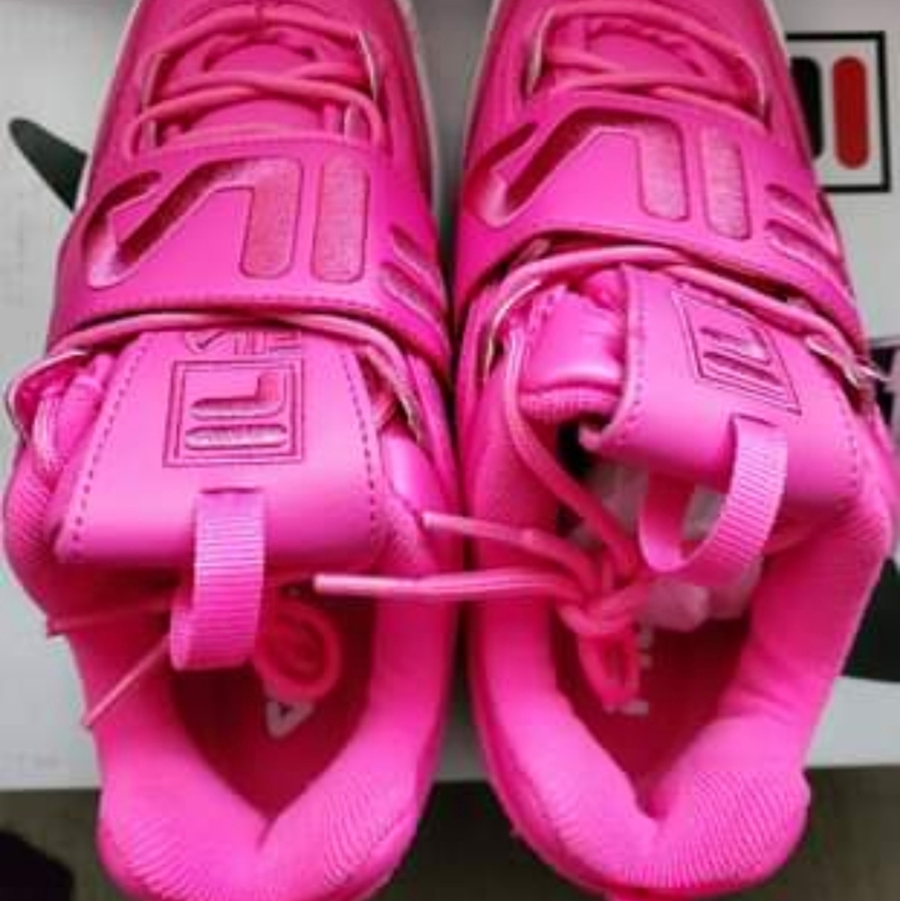 Size 6 brand new Fila shoes